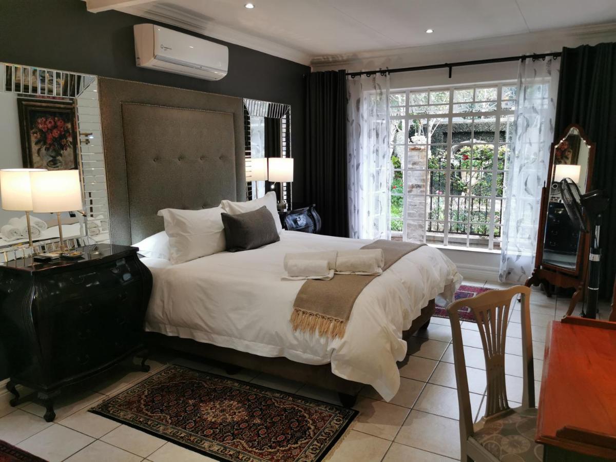 At 98 On Lynburn Guest House Pretoria-Noord Buitenkant foto
