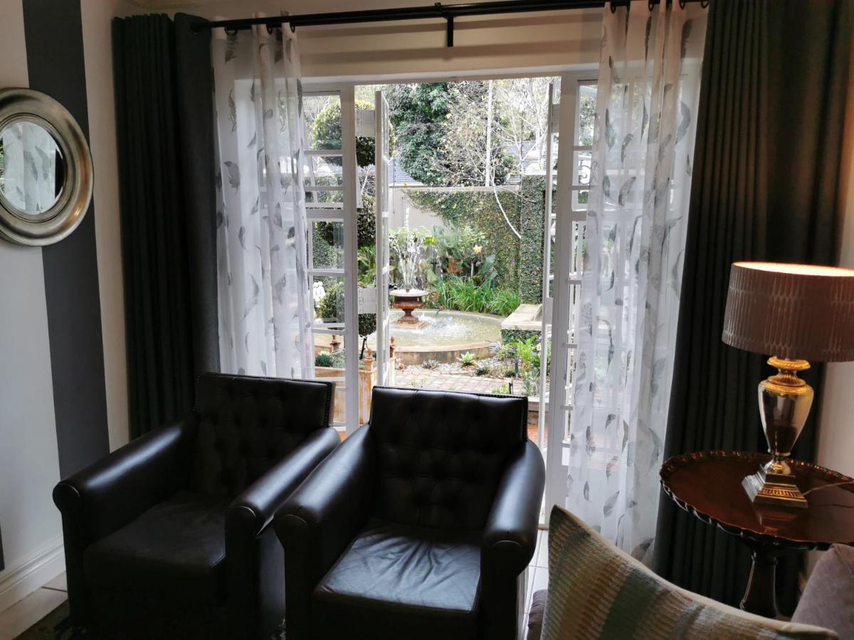 At 98 On Lynburn Guest House Pretoria-Noord Buitenkant foto