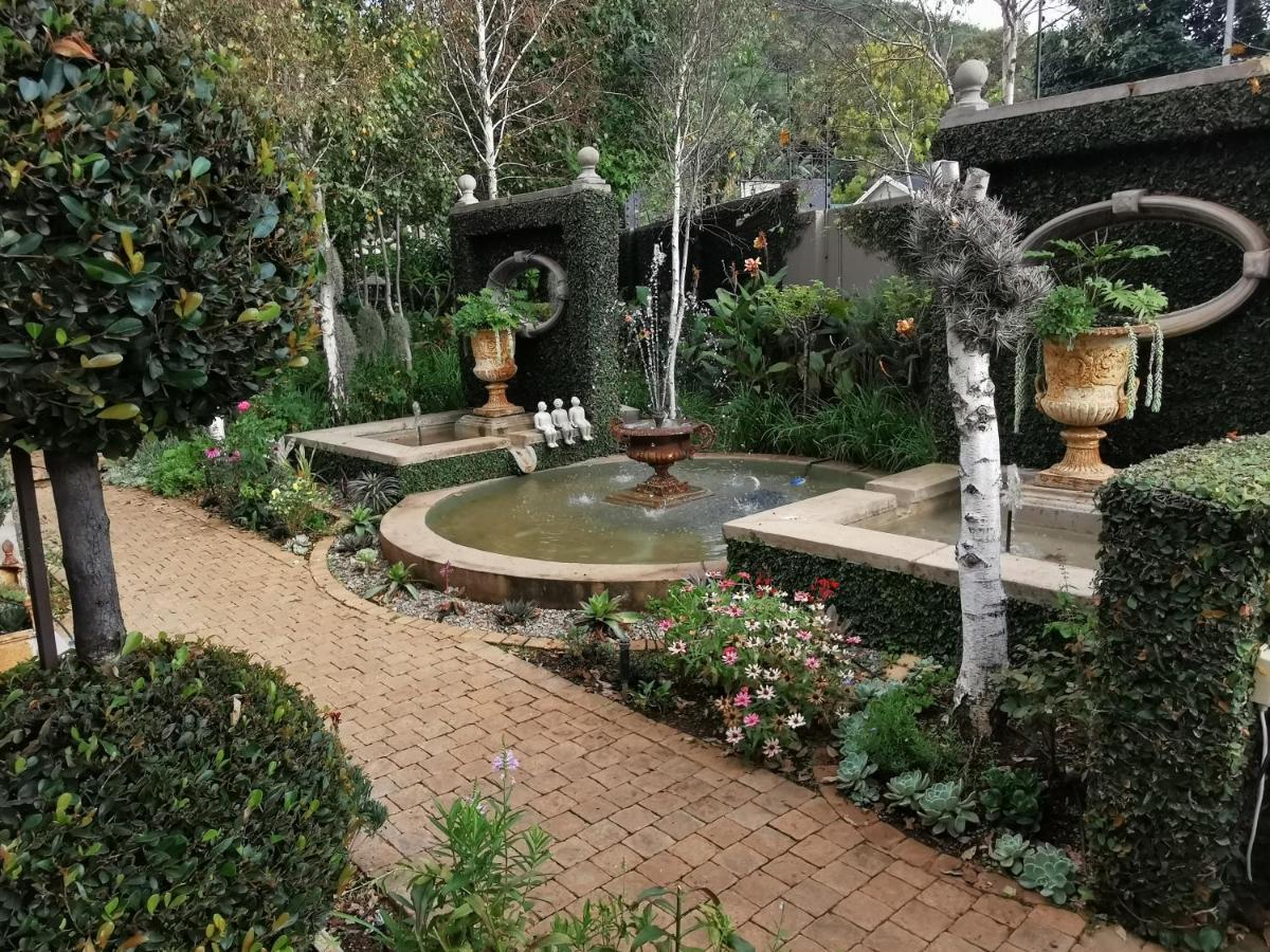 At 98 On Lynburn Guest House Pretoria-Noord Buitenkant foto