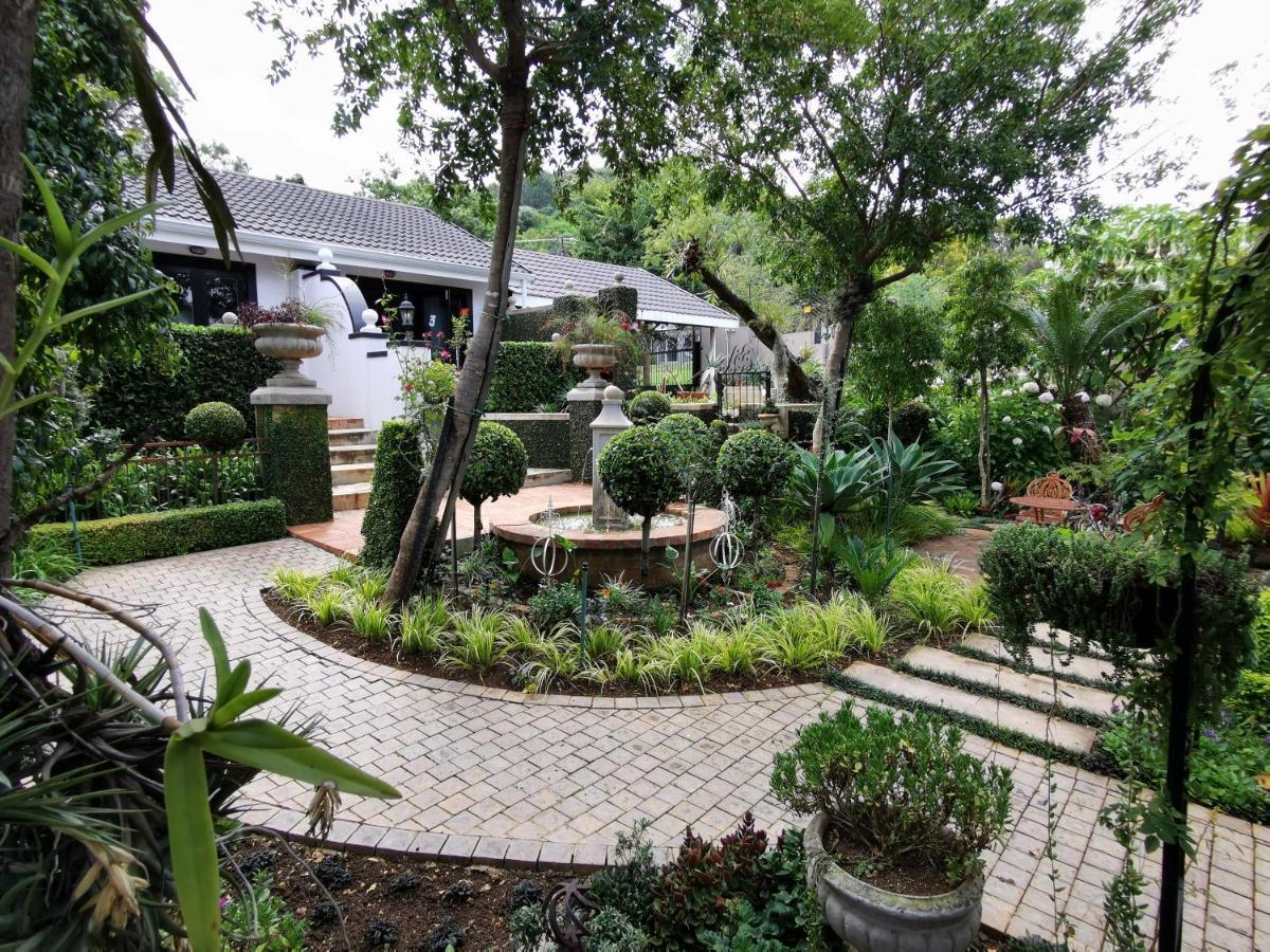 At 98 On Lynburn Guest House Pretoria-Noord Buitenkant foto